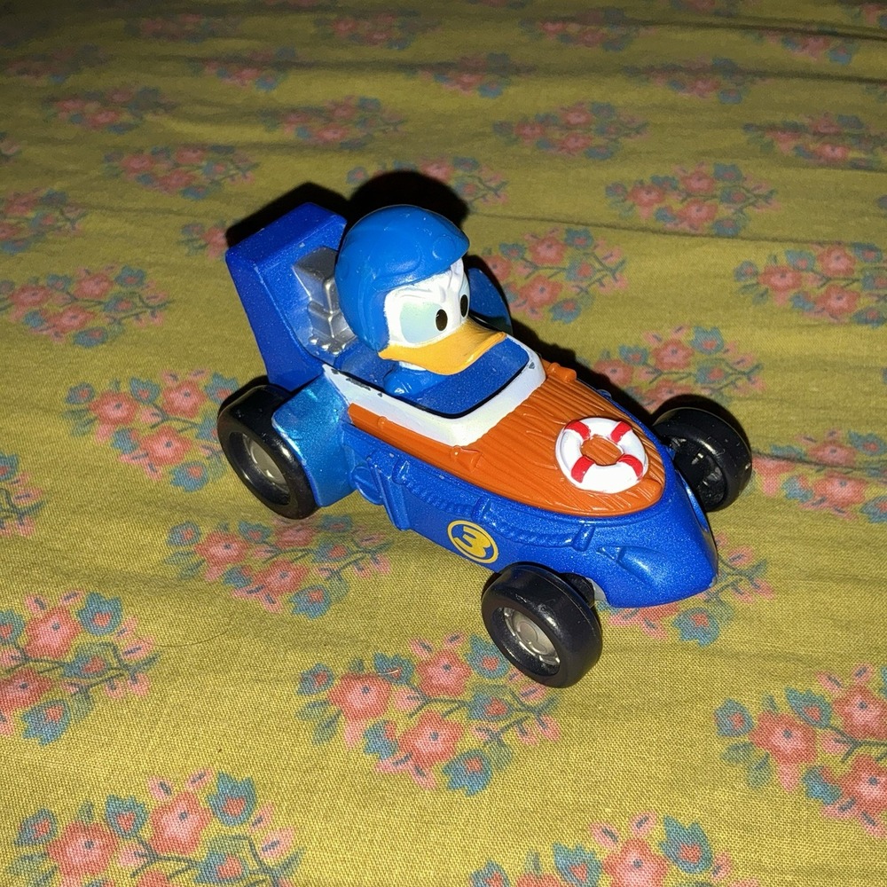 Disney Mickey & the Roadster Racers Cars Donald's Cabin Cruiser Donald Car